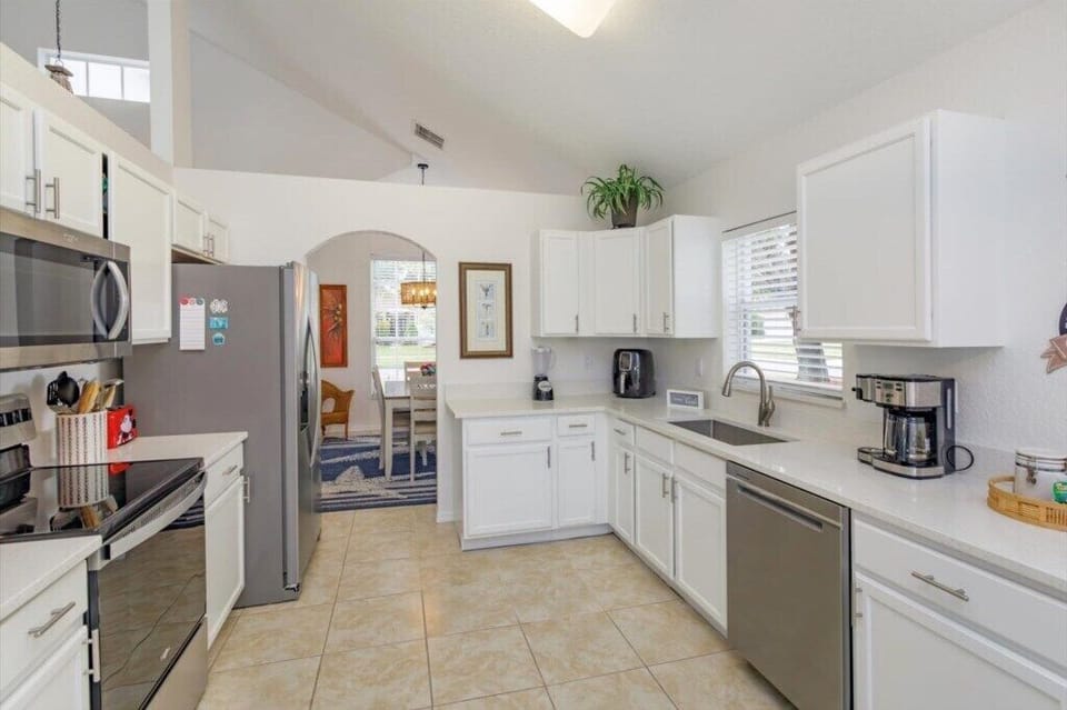 W8-Kitchen.jpg