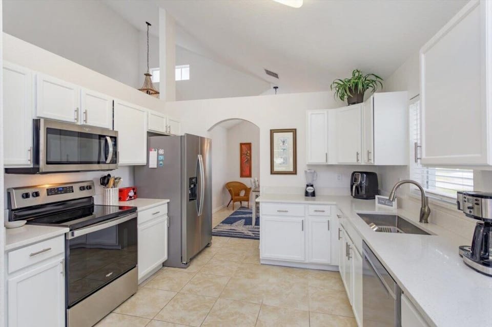 W6b-Kitchen (2).jpg