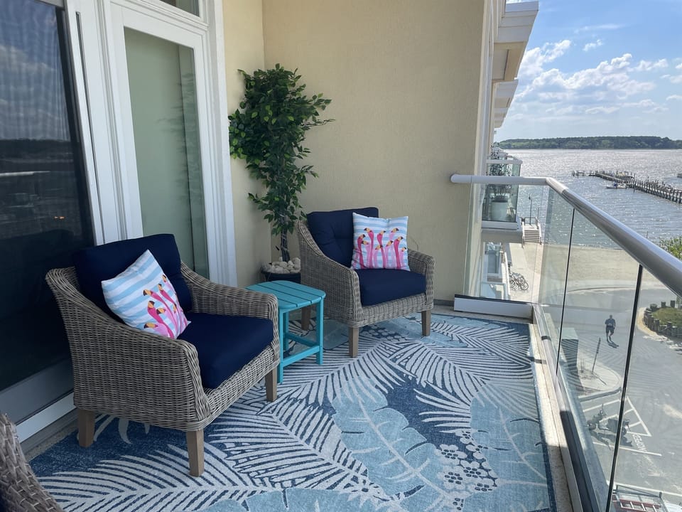 Oversize balcony with view of bay 