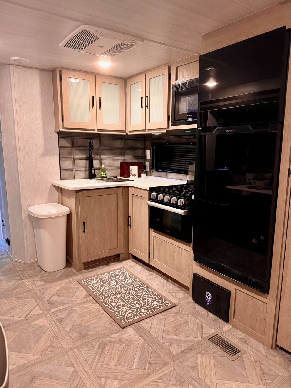 Fully equipped kitchen area