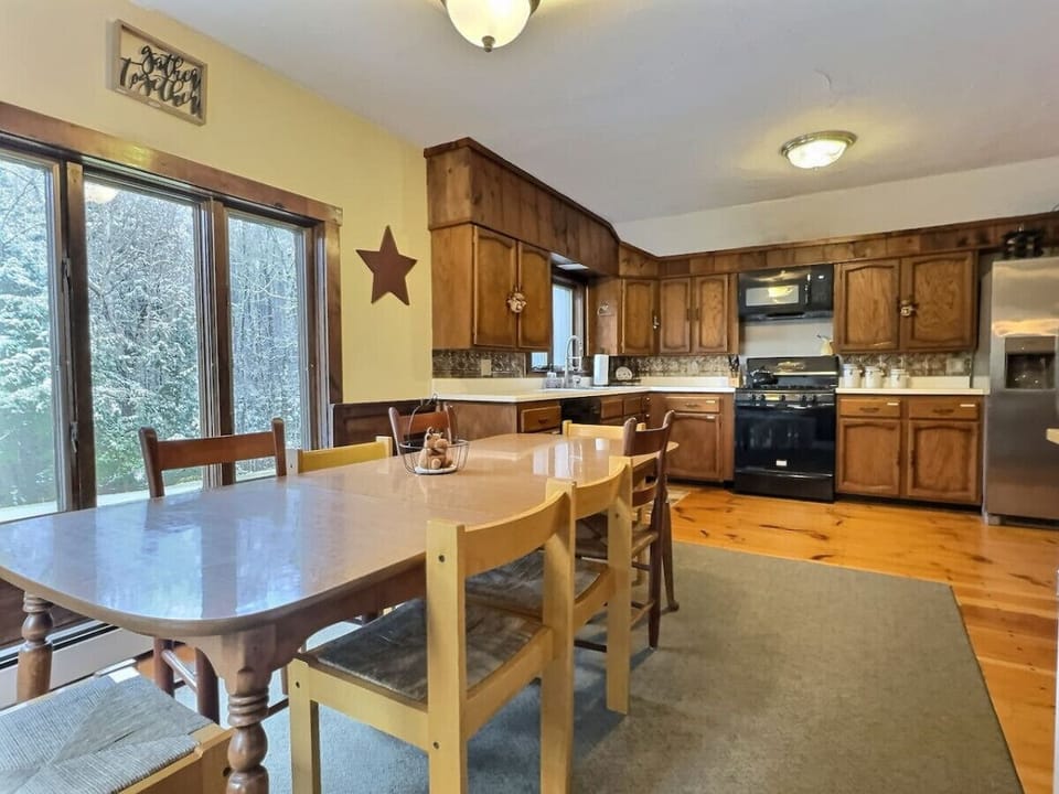 Feel at home with our kitchen and dining area seamlessly connected.