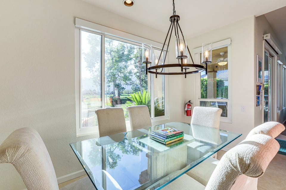 Dining Area | Dishware/Flatware Provided