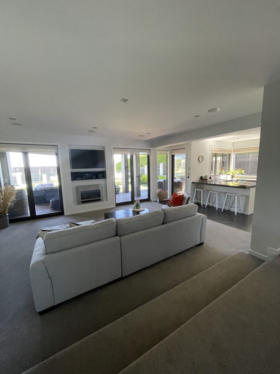 Open Plan Living Area w Gas Fire and Smart TV. Full Kitchen Facilities.