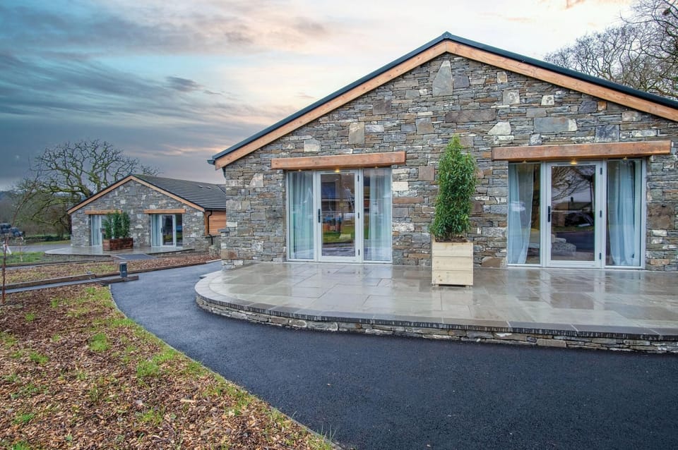 Suite 2 - Sleeping Giant Hotel - Pen Y Cae Inn (4526)