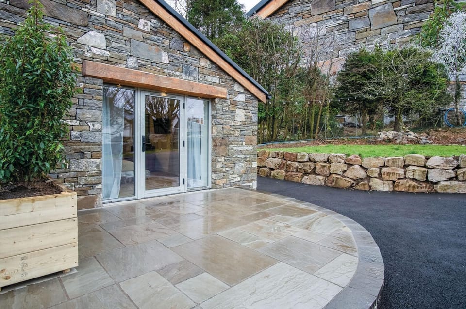 Suite 1 - Sleeping Giant Hotel - Pen Y Cae Inn (4621)