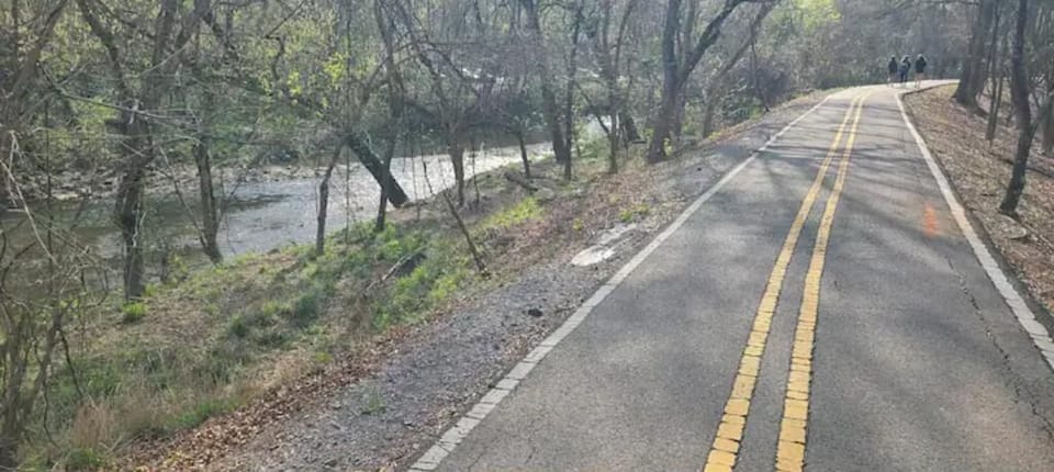 Walking/jogging trail nearby