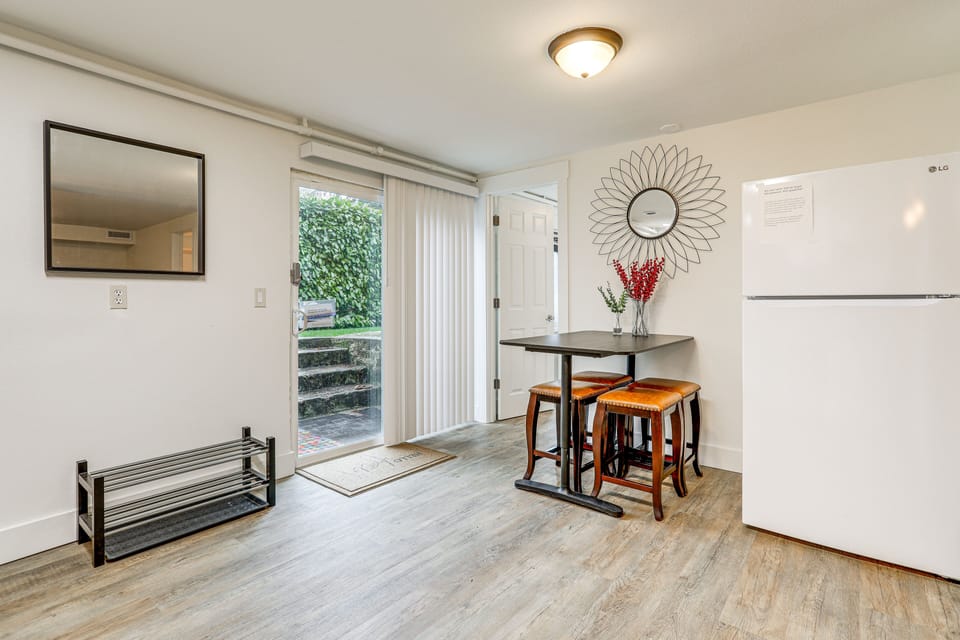 Dining Area | Dishware/Flatware | Trash Bags/Paper Towels