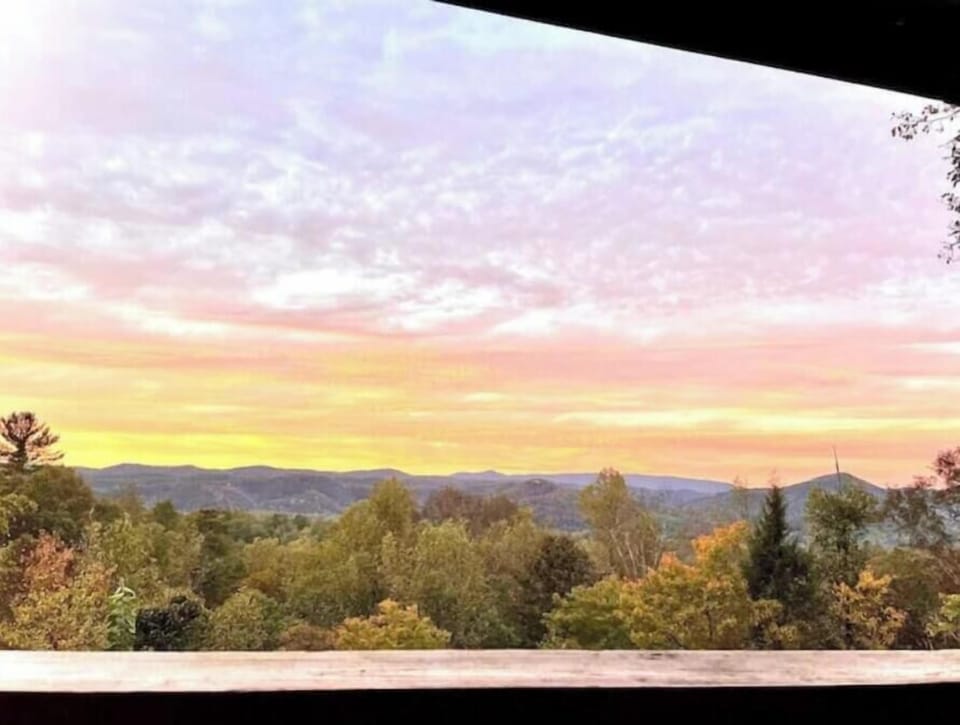 Surrounded by Mountain View’s & amazing sunrises & sunsets. View from deck