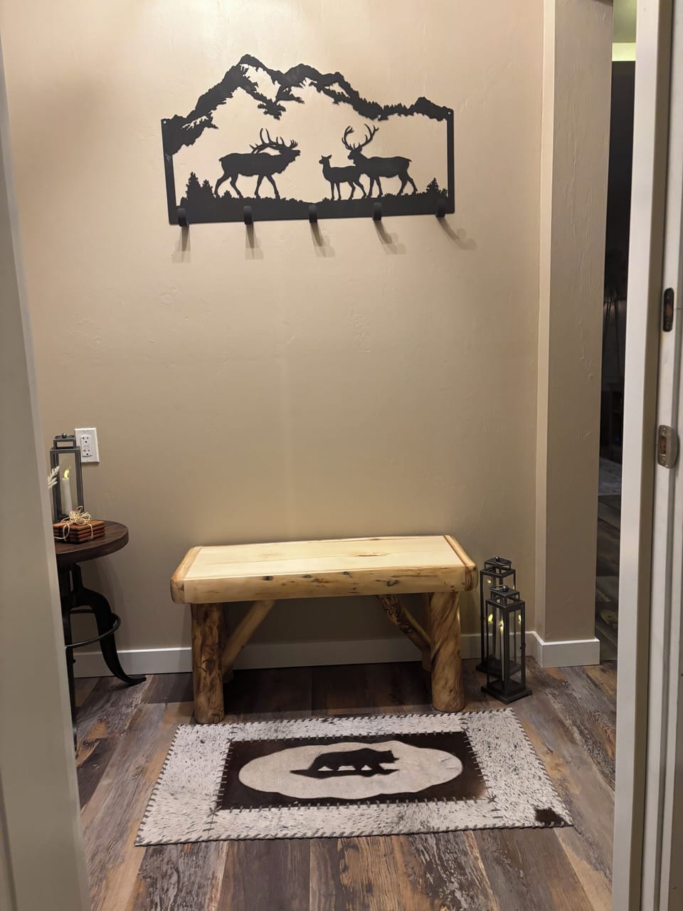 Hang your coat up, and stay awhile😁