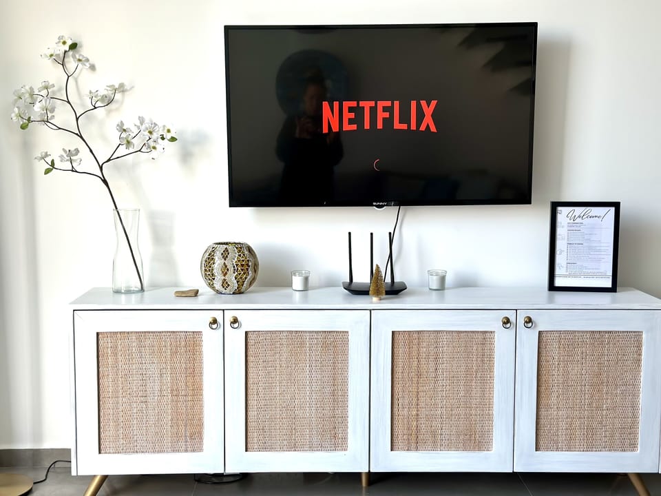 Smart TV- Netflix, Youtube und Wifi für tolle Unterhaltung vorhanden