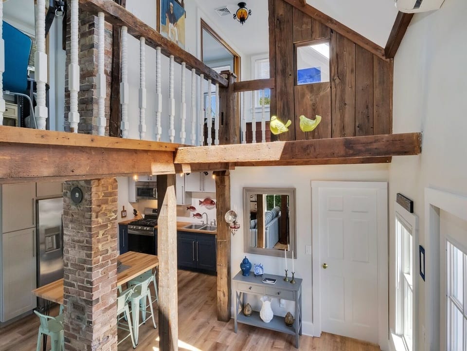 Open Air to 2nd Floor