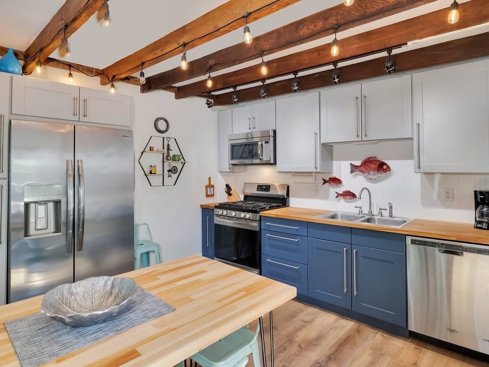 Full Kitchen 