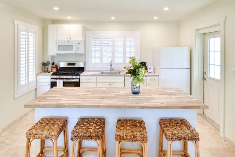 Complete kitchen with all the amenities you need for a relaxing vacation.