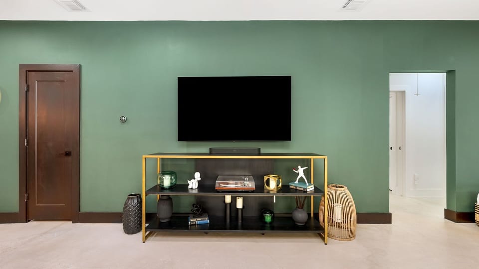TV