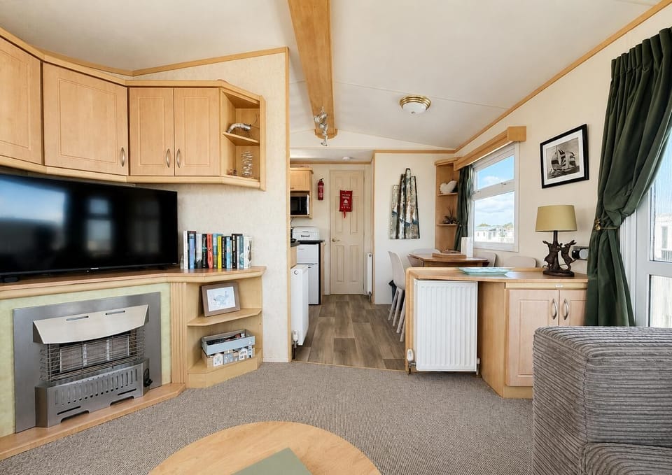 Treat the whole family to an unforgettable coastal holiday in our spacious dog-friendly, 8 berth caravan in Hunstanton, Norfolk.