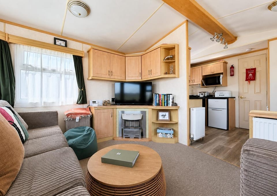 Spontaneous getaways are a breeze with 2cHolidays. Whether you're planning a last-minute break or a short stay, our flexible check-in days make it easy to escape to the Norfolk coast. Don't wait - book your 2026 holiday today!