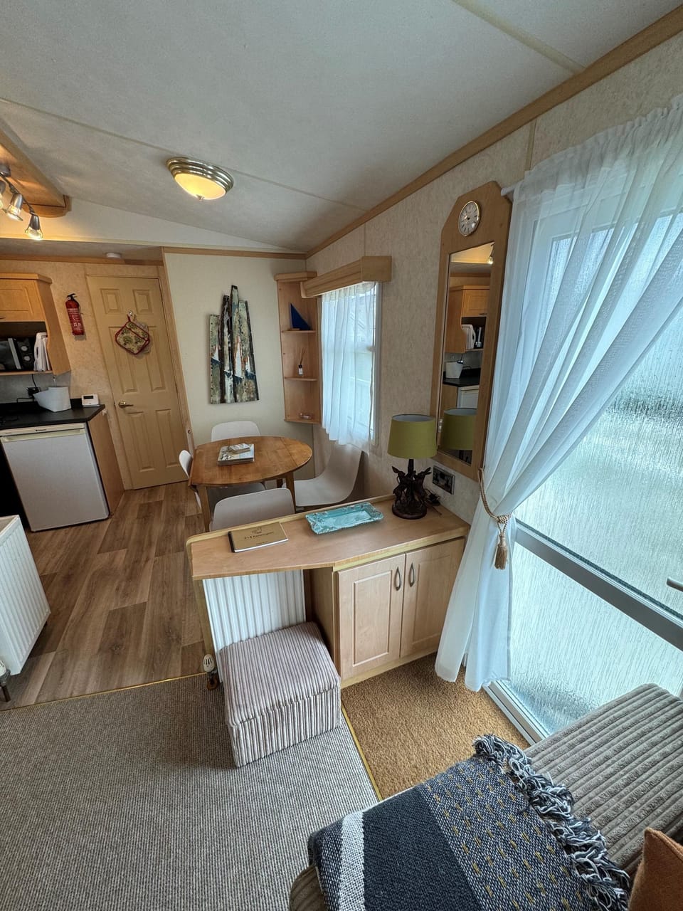 This open area seamlessly connects the kitchen, dining, and lounge areas, creating a wonderfully social and inviting atmosphere for everyone.