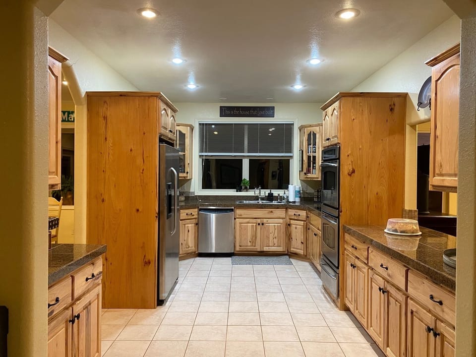Kitchen with plenty of counter space