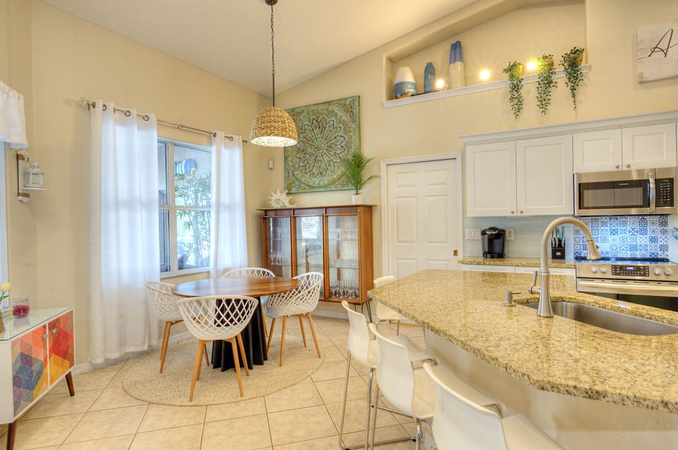 Breakfast Nook& Bar