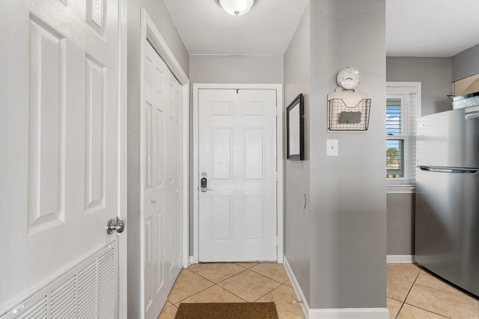 Semi separate entry way