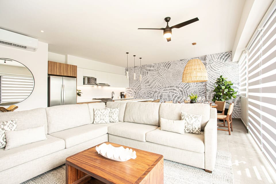 Condo - Image 3