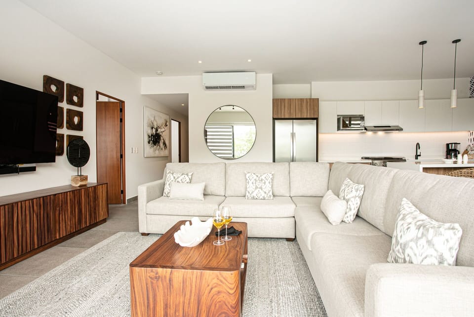 Condo - Image 8