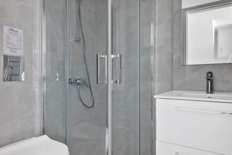 Modern bathroom!