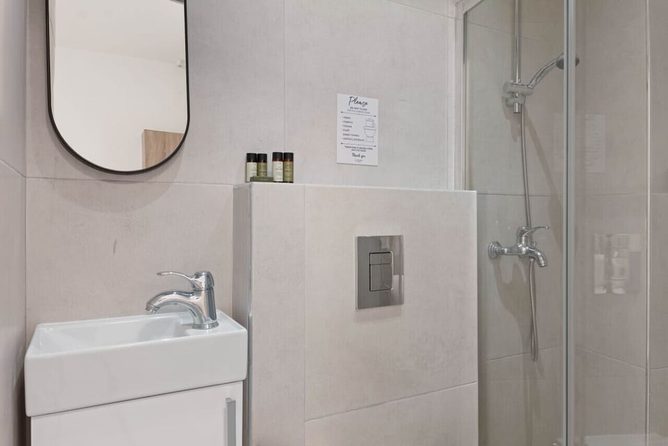 Modern bathroom!