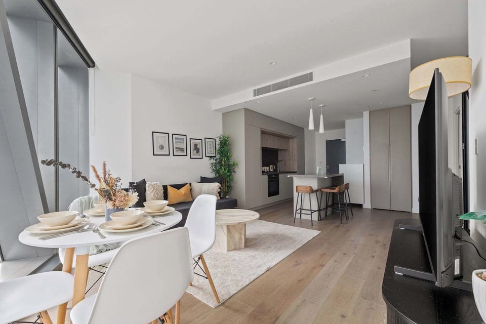 A spacious dining area.