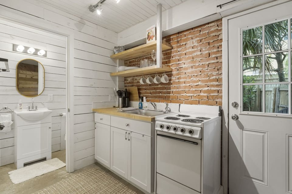 14-web-or-mls-812-young-st-cowboy