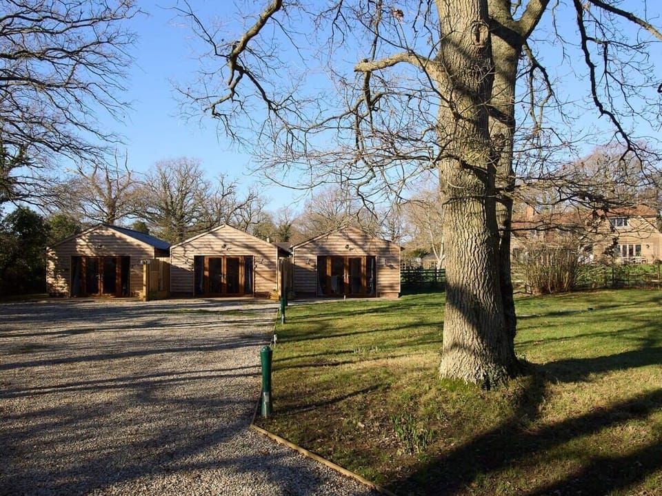 Oak Barn, Bonnington - Host & Stay