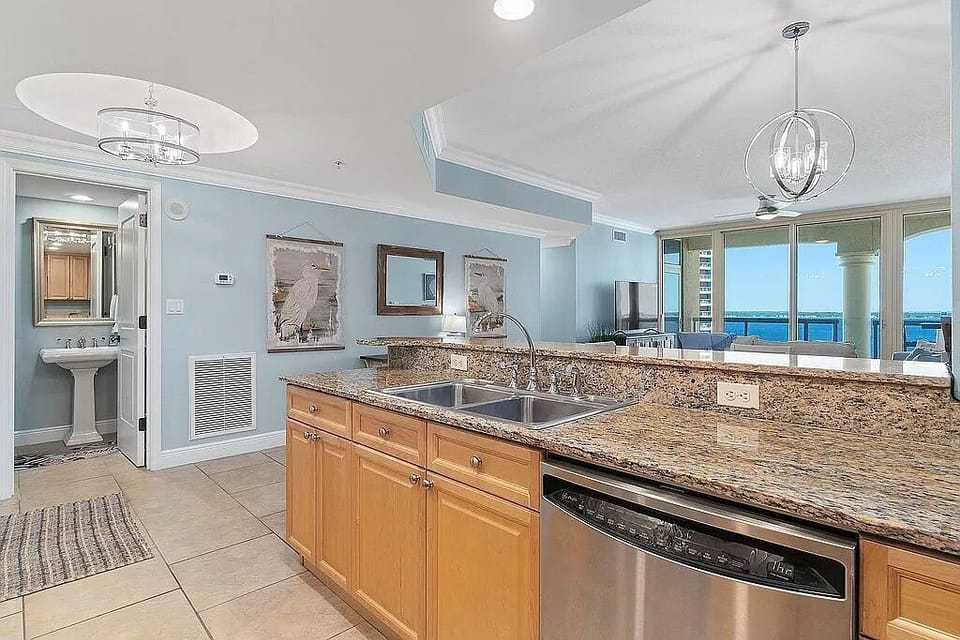 There is a lot of space here to cook those family dinners or late morning brunch