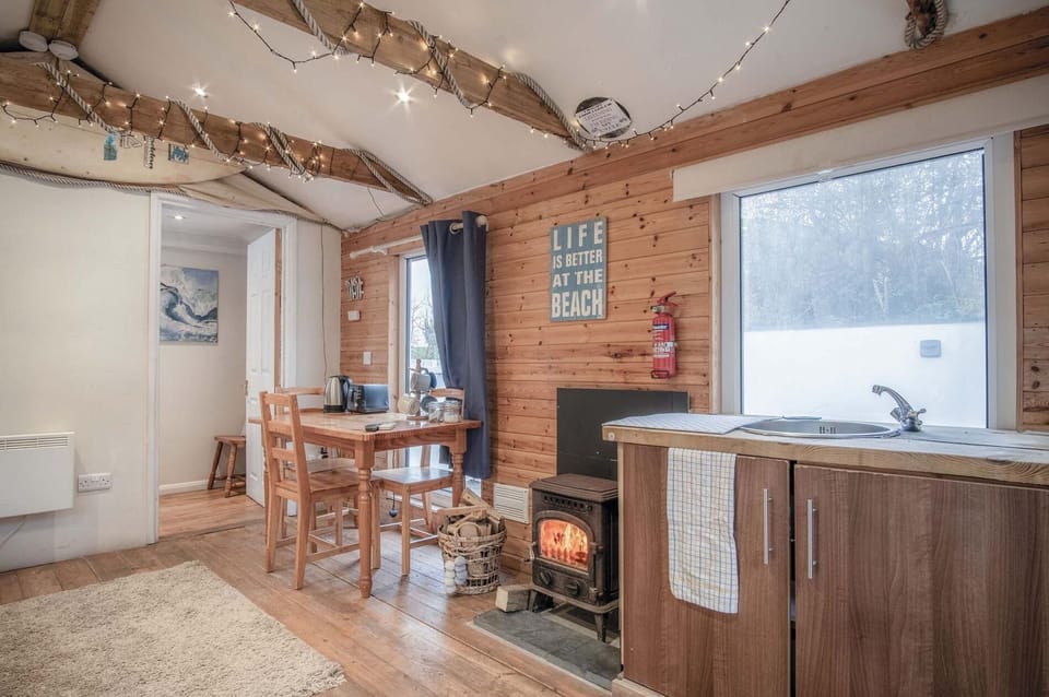 The Lodge - 1 Bedroom - Freshwest Beach Retreat (23107)