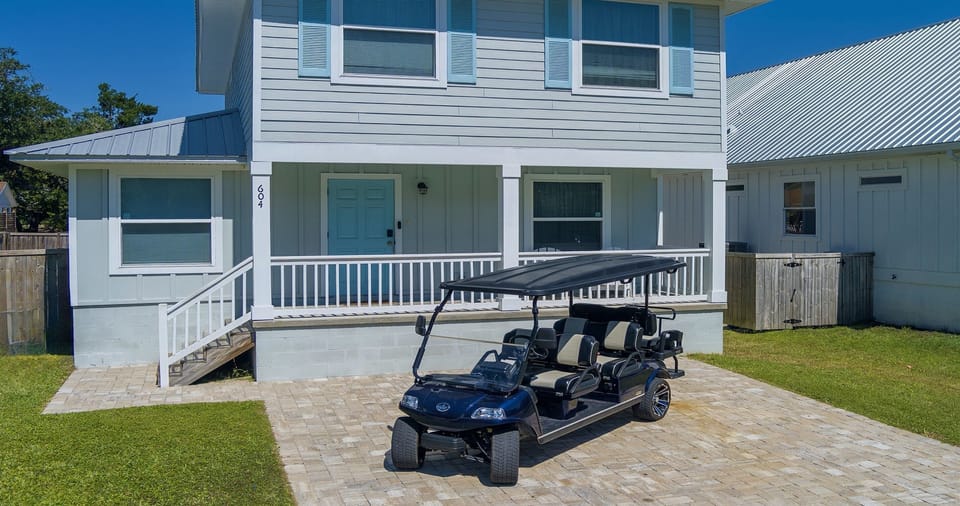 Beach Cruiser Rental 🚙🌊
Your coastal getaway starts the moment you arrive—park, unload, and hop in the golf cart for easy rides to the beach, pier, and all the best Vilano spots.
