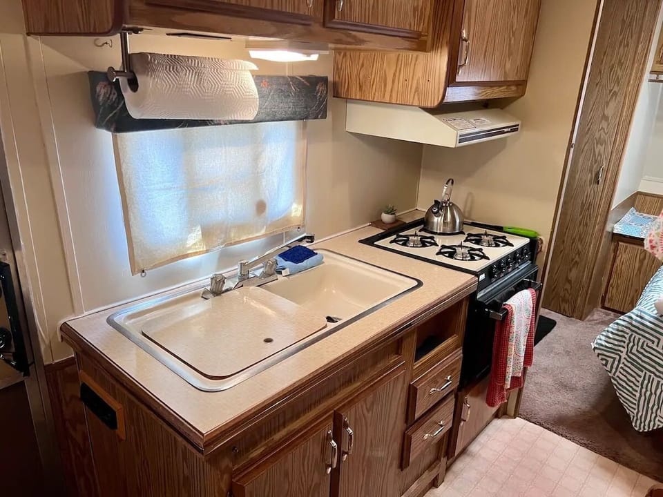 super clean and fully functional kitchen.