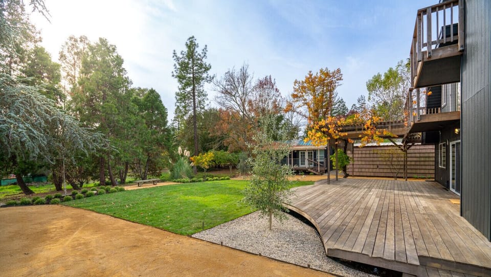 Enjoy the backyard with beautiful foliage