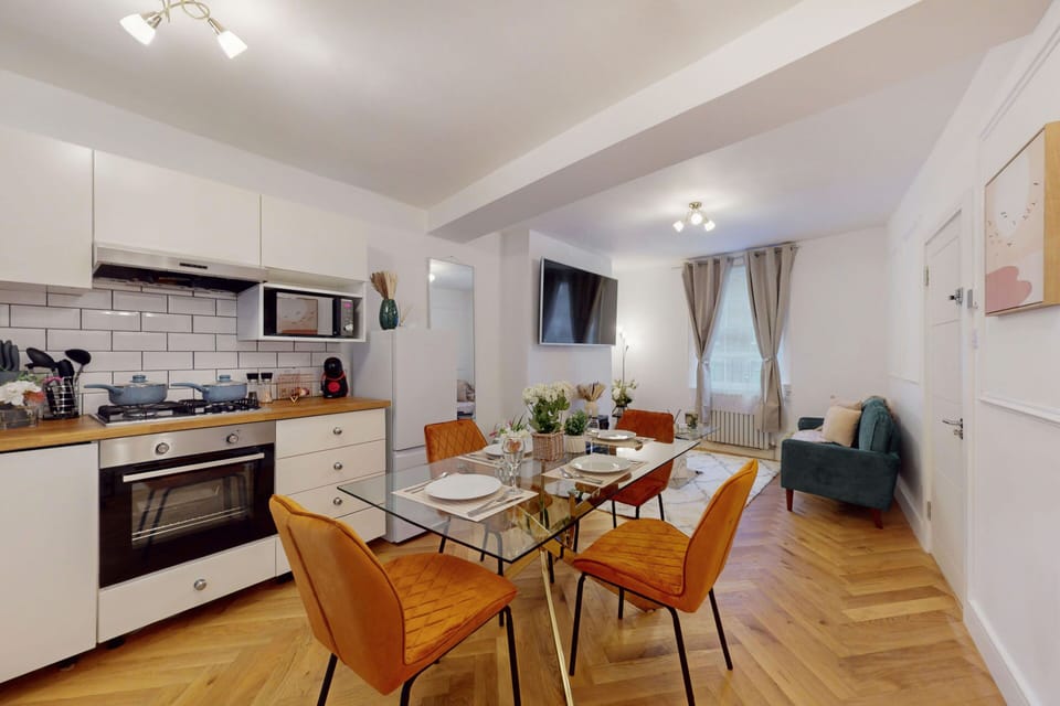 Living Room / Lounge
