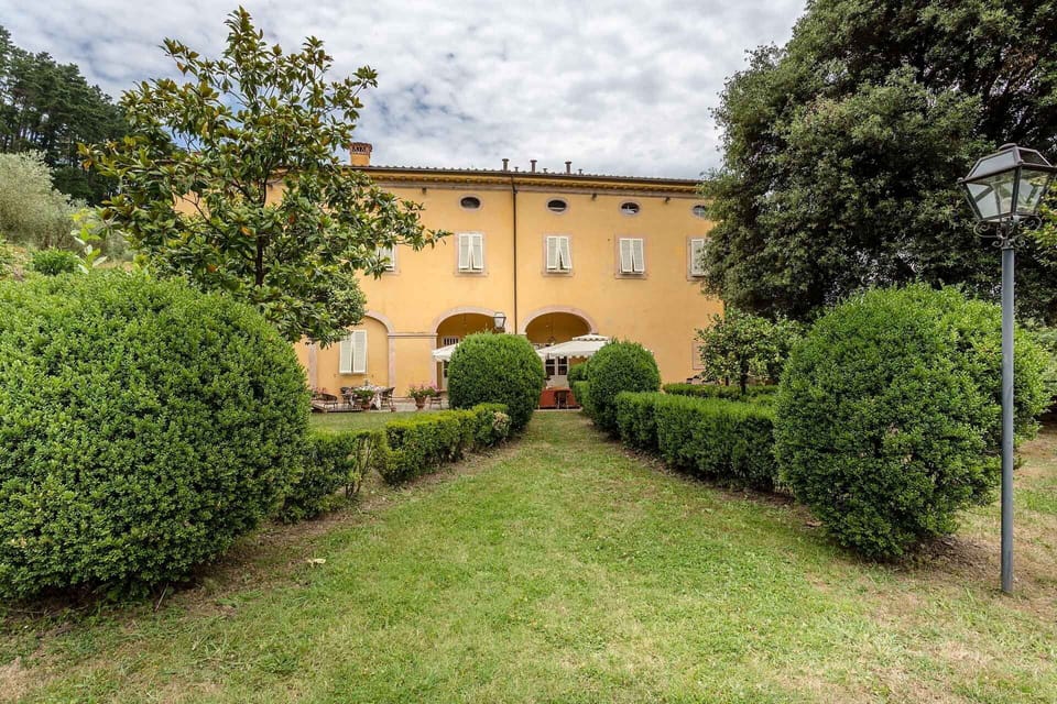 Amenities, Balcony / Terrace / Patio, Building Exterior, Facilities, Garden, Hot Tub, Pool, Spring, Summer