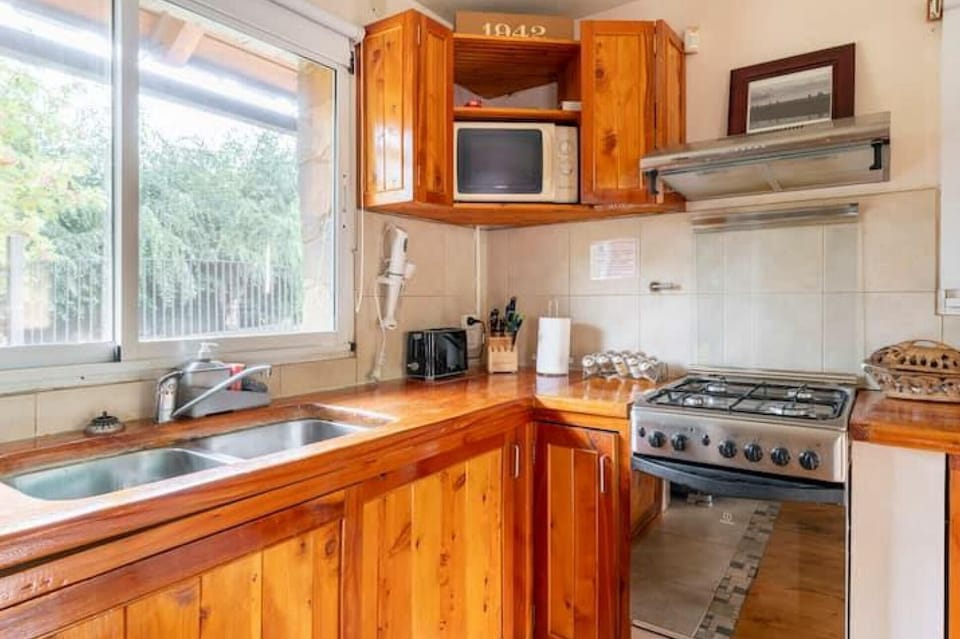 Kitchen and appliances 