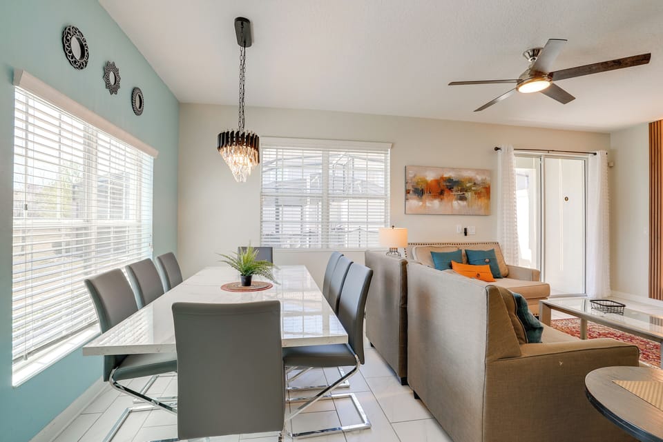 Dining Area | Dishes & Flatware Provided