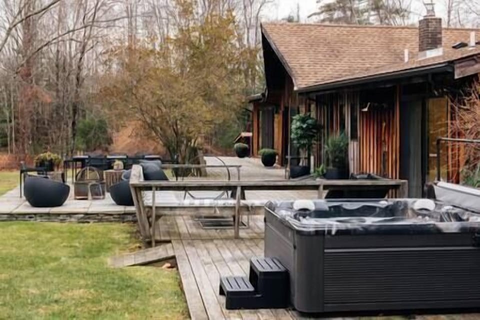Hot tub (1)