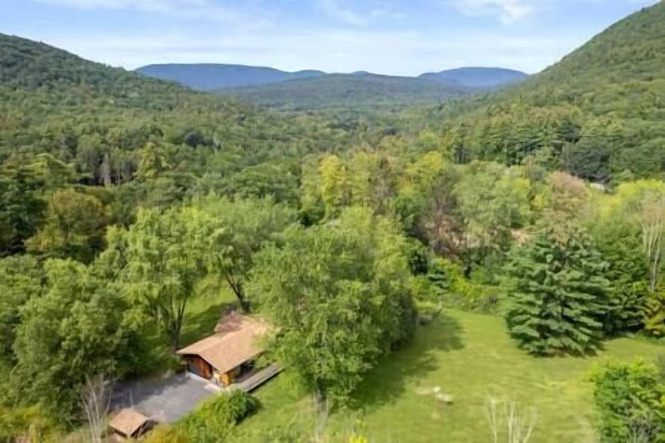 Seasonal mountain views