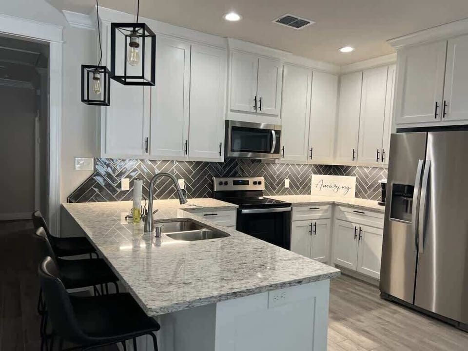 Master Chef who? Plenty of storage, and cooking space to fully embrace your inner Gordan Ramsey!