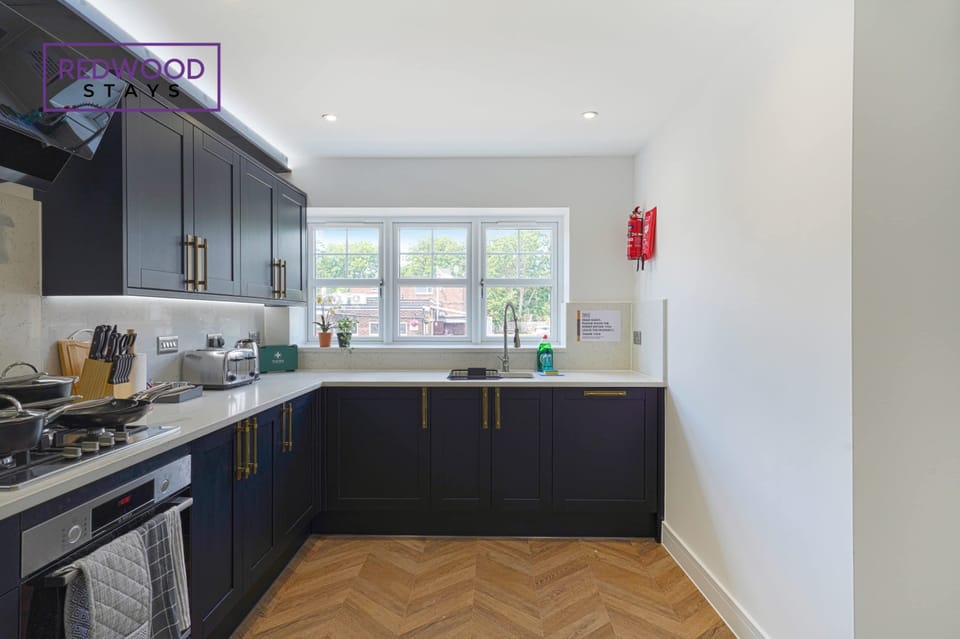 COOKING WARES AND UTENSILS READY FOR YOUR COOKING NEEDS