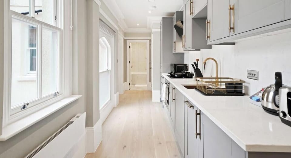 FULLY EQUIPPED KITCHEN FOR YOUR COOKING NEEDS