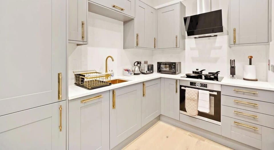 COOKING WARES AND UTENSILS READY FOR YOUR COOKING NEEDS