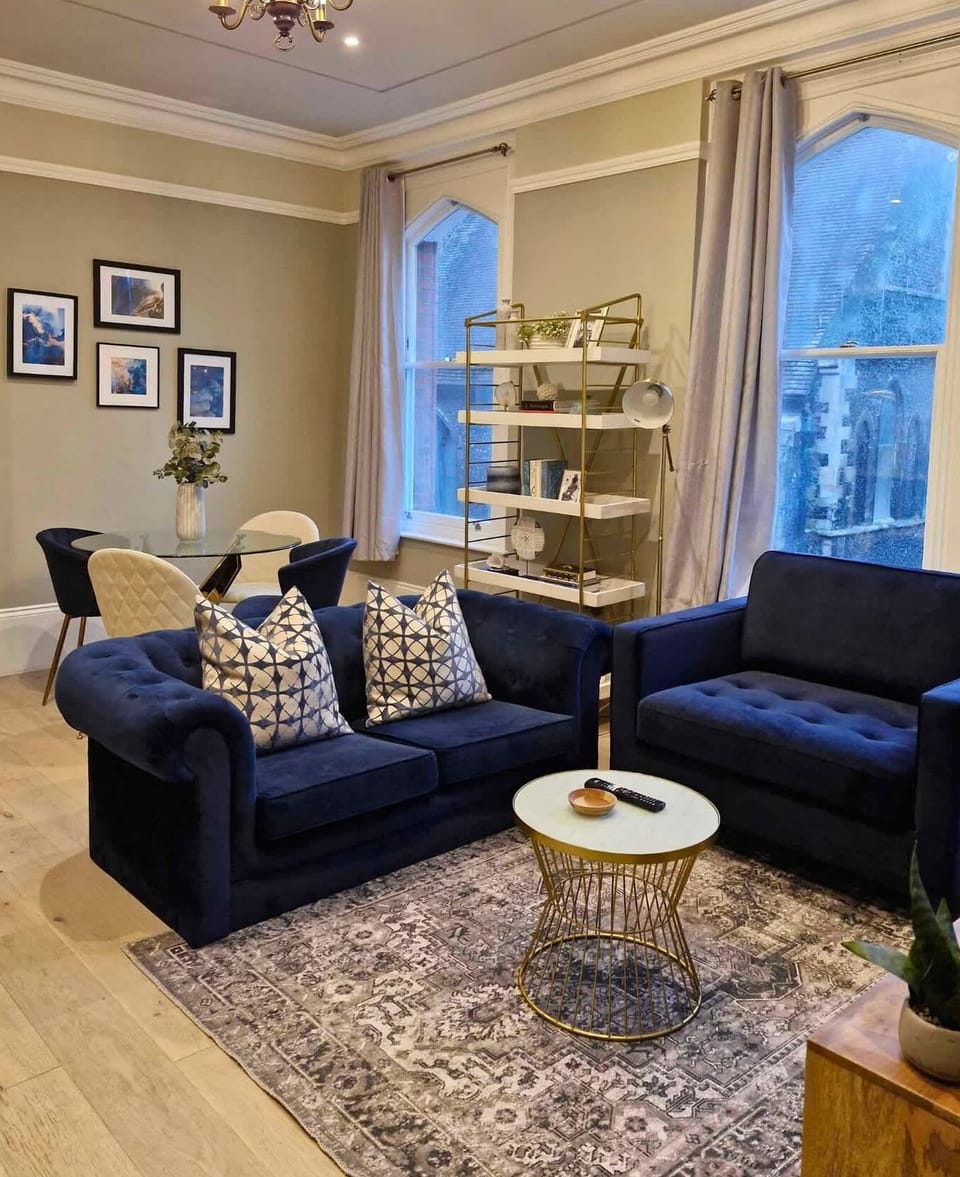 THE OPEN PLAN LAYOUT IS GREAT FOR QUALITY TIME