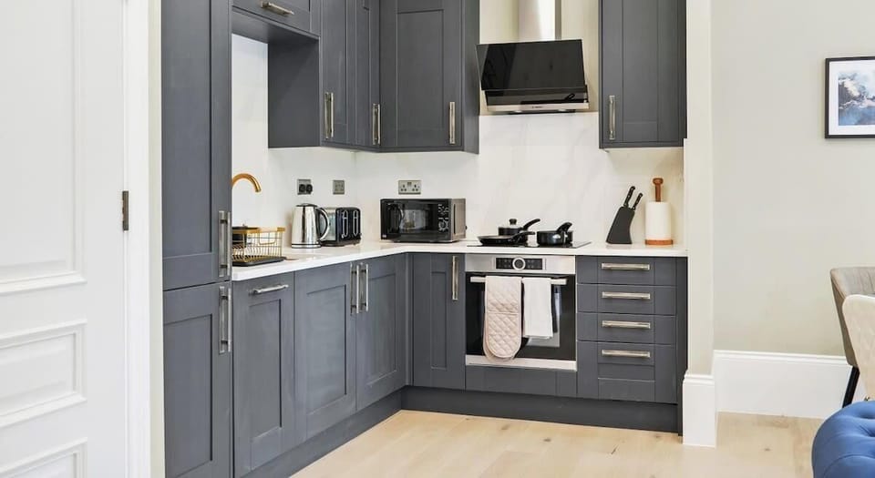 MODERN FULLY-EQUIPPED KITCHEN FOR HOME-COOKED MEALS