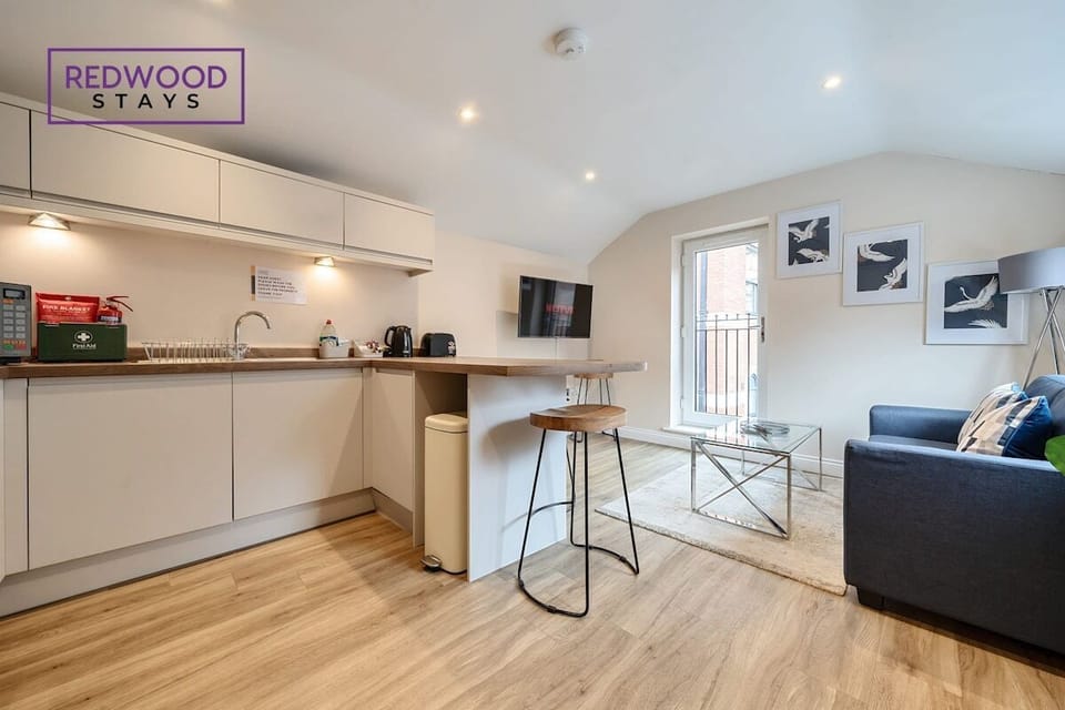 OPEN PLAN LAYOUT IS GREAT FOR QUALITY TIME