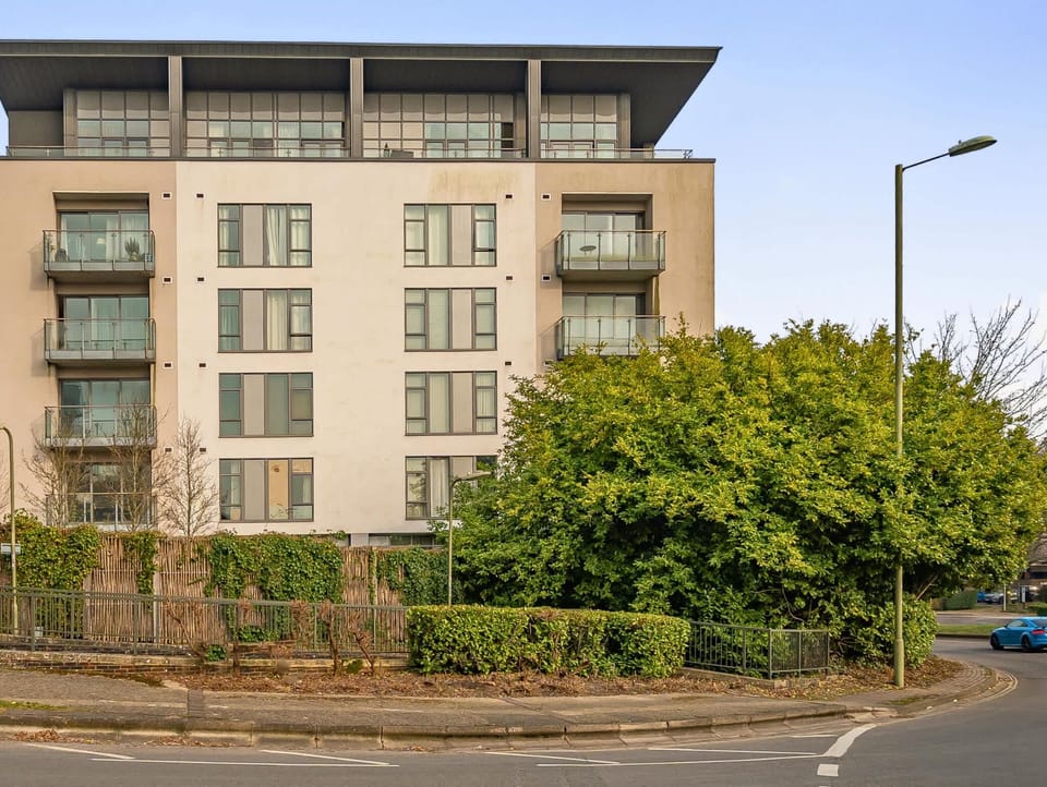 EXTERIOR SHORT OF THE PROPERTY